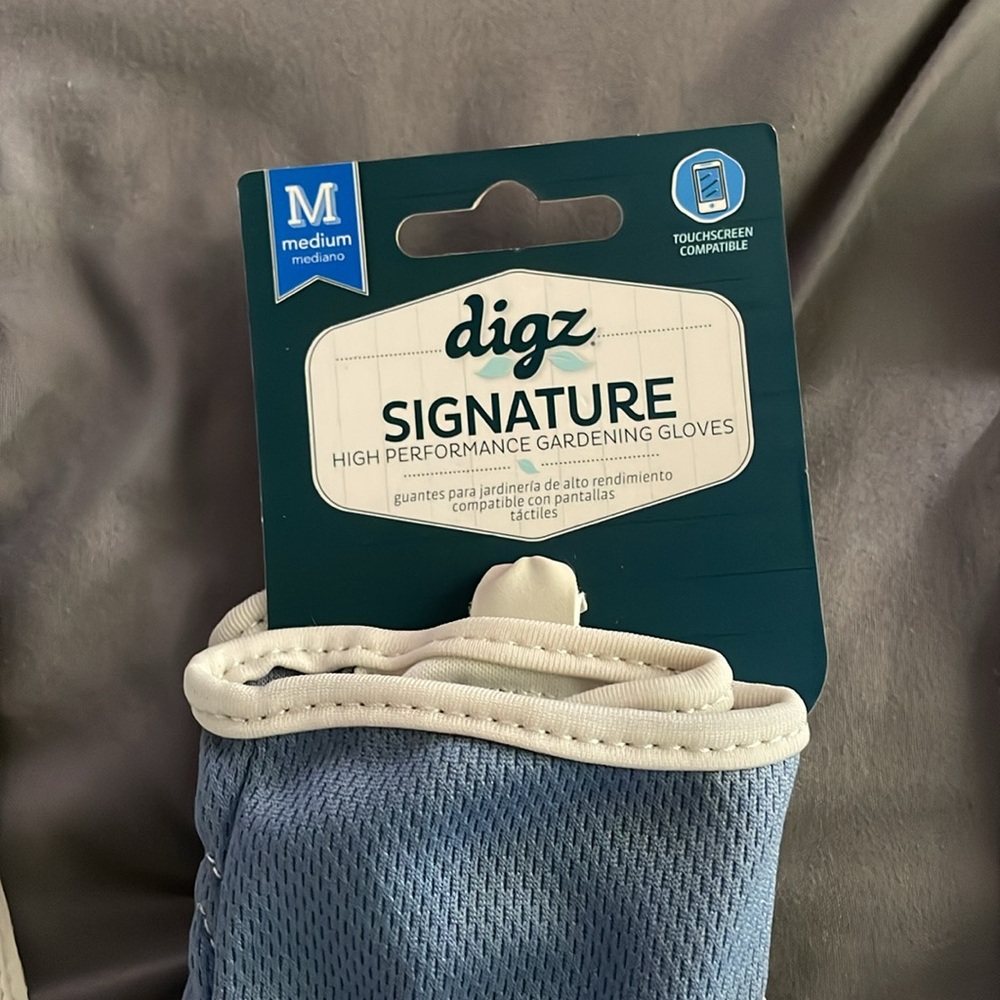 Digz - Picture 2 of 3